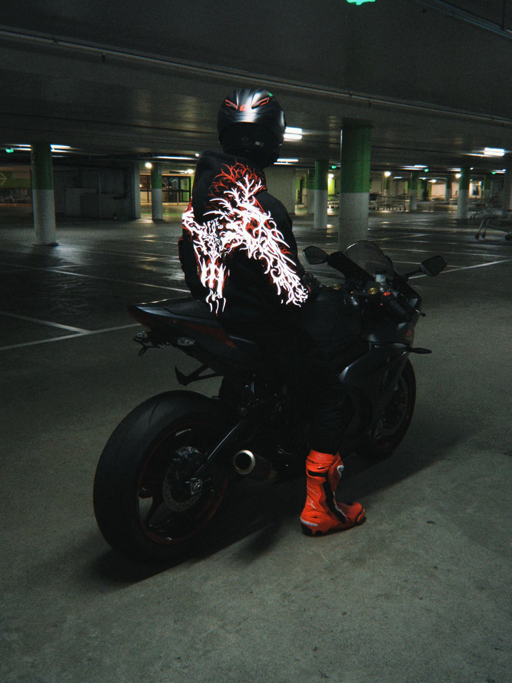 REFLECTIVE HOODIE V3
