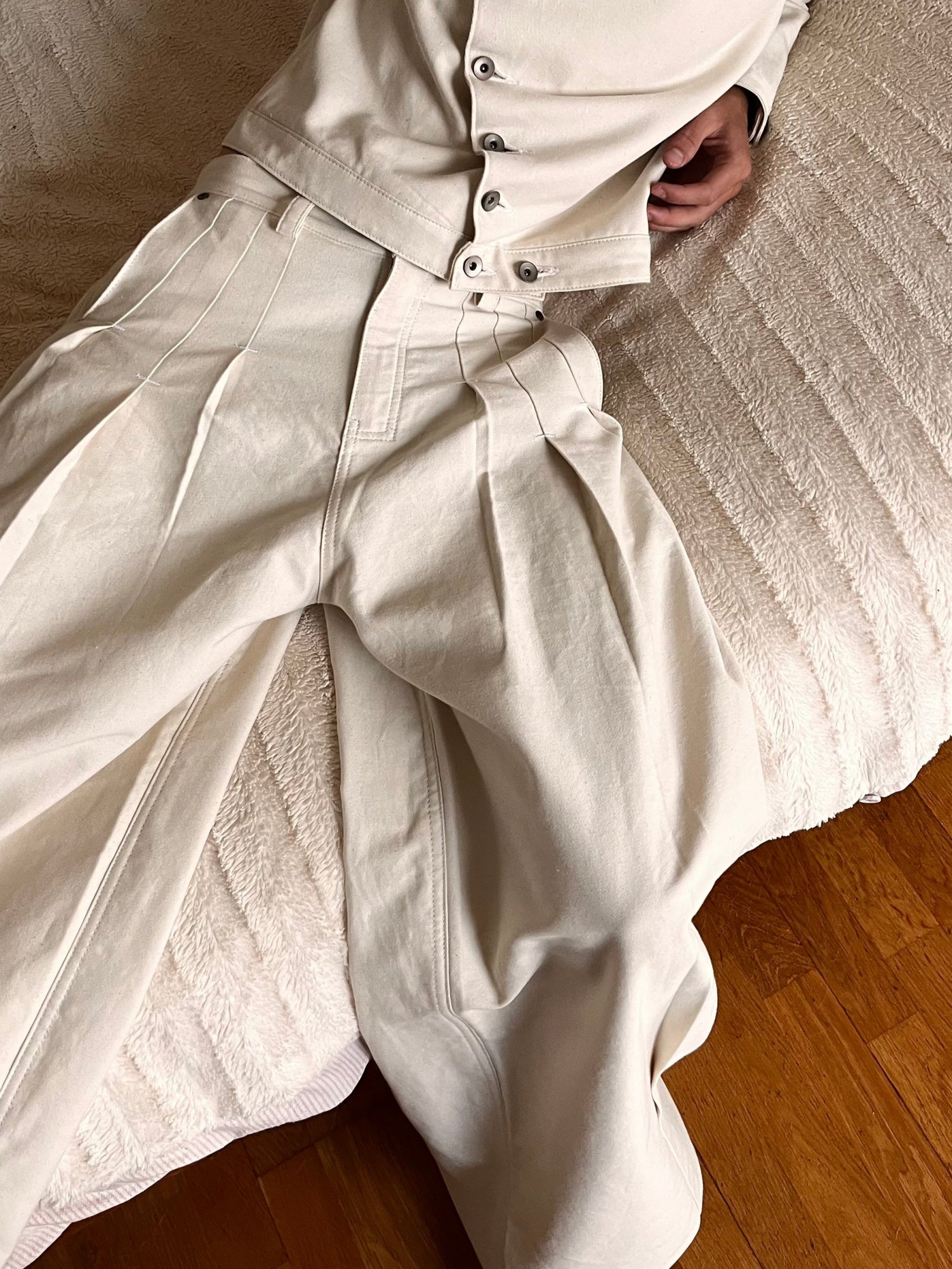 RIVET PLEATED TROUSERS