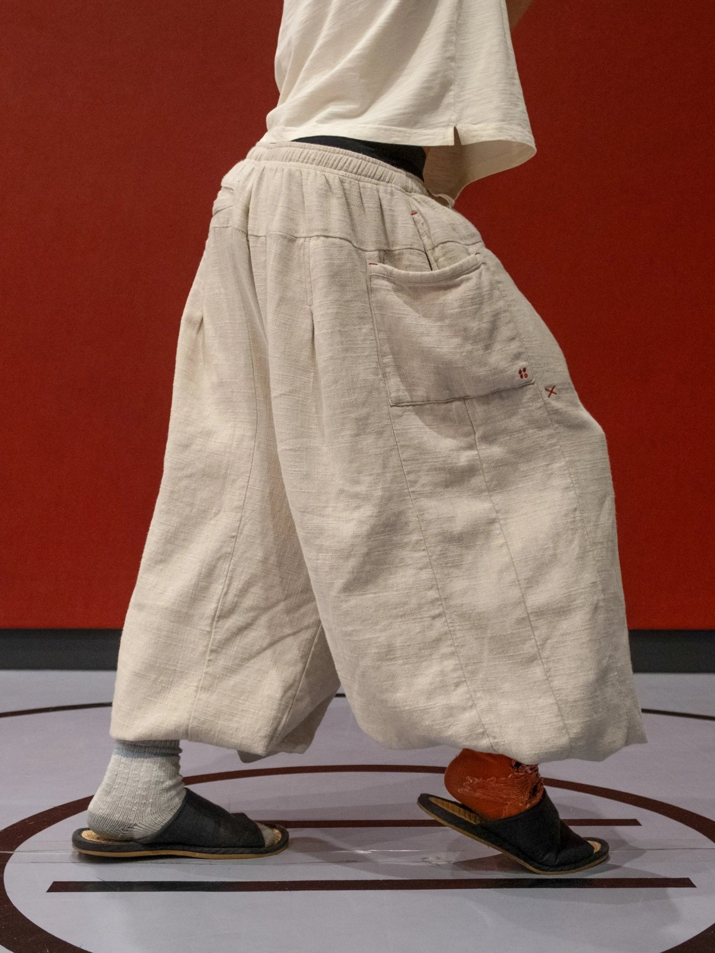 FLAX PLEATED WIDE-LEG PANTS