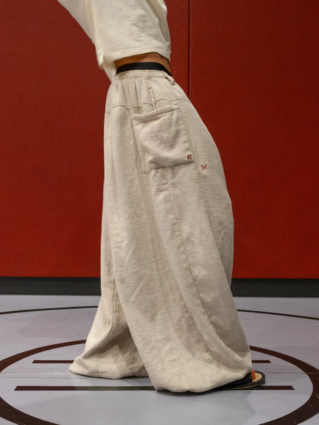 FLAX PLEATED WIDE-LEG PANTS