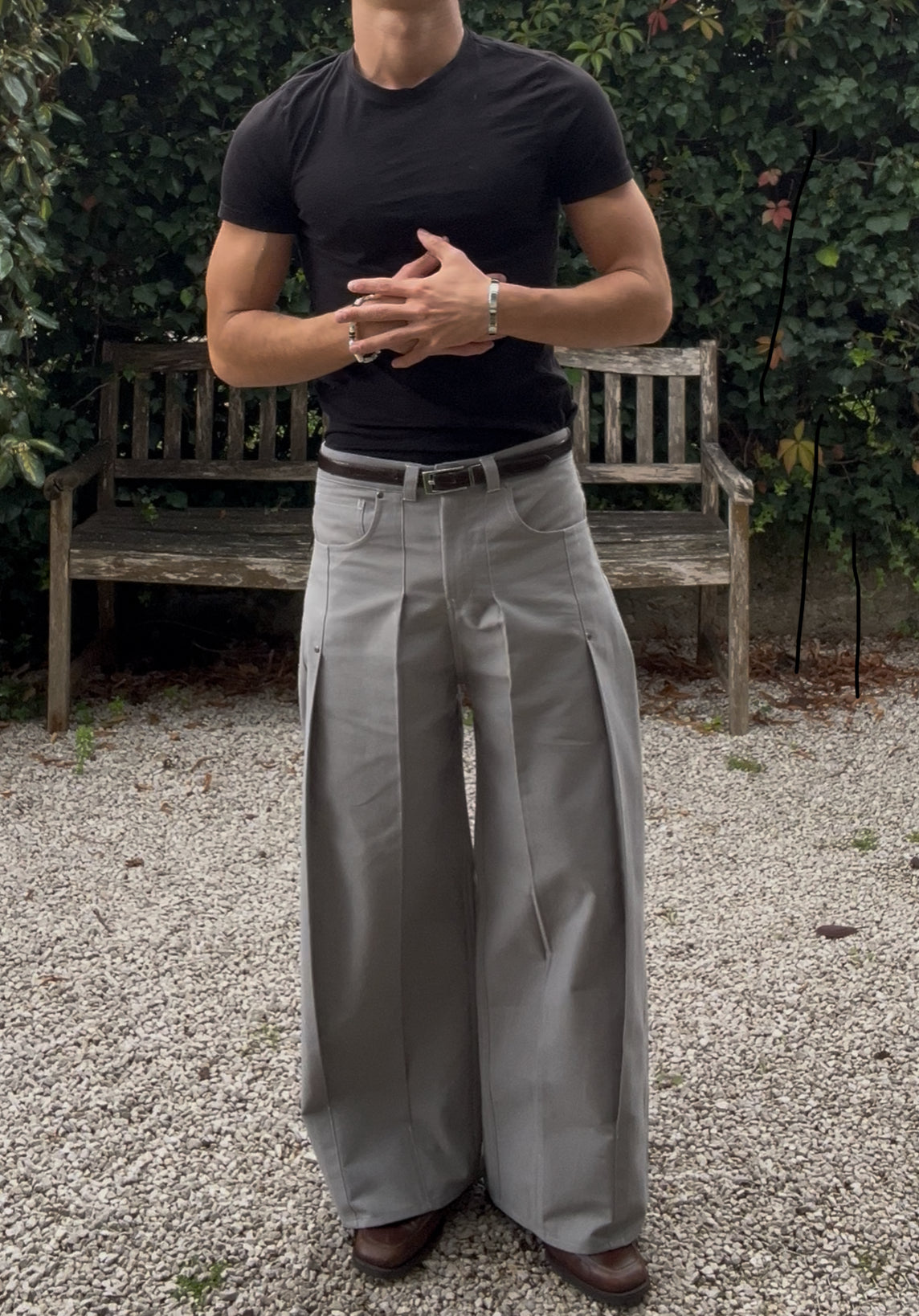 PLEATED TROUSERS